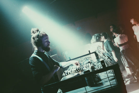 Curso Intensivo de DJ con Heinz: 16 Horas + 2 Grabaciones