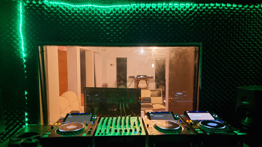 Curso de DJ y Mezcla en XDJ-1000 & Xone:96: 16 Horas + REC