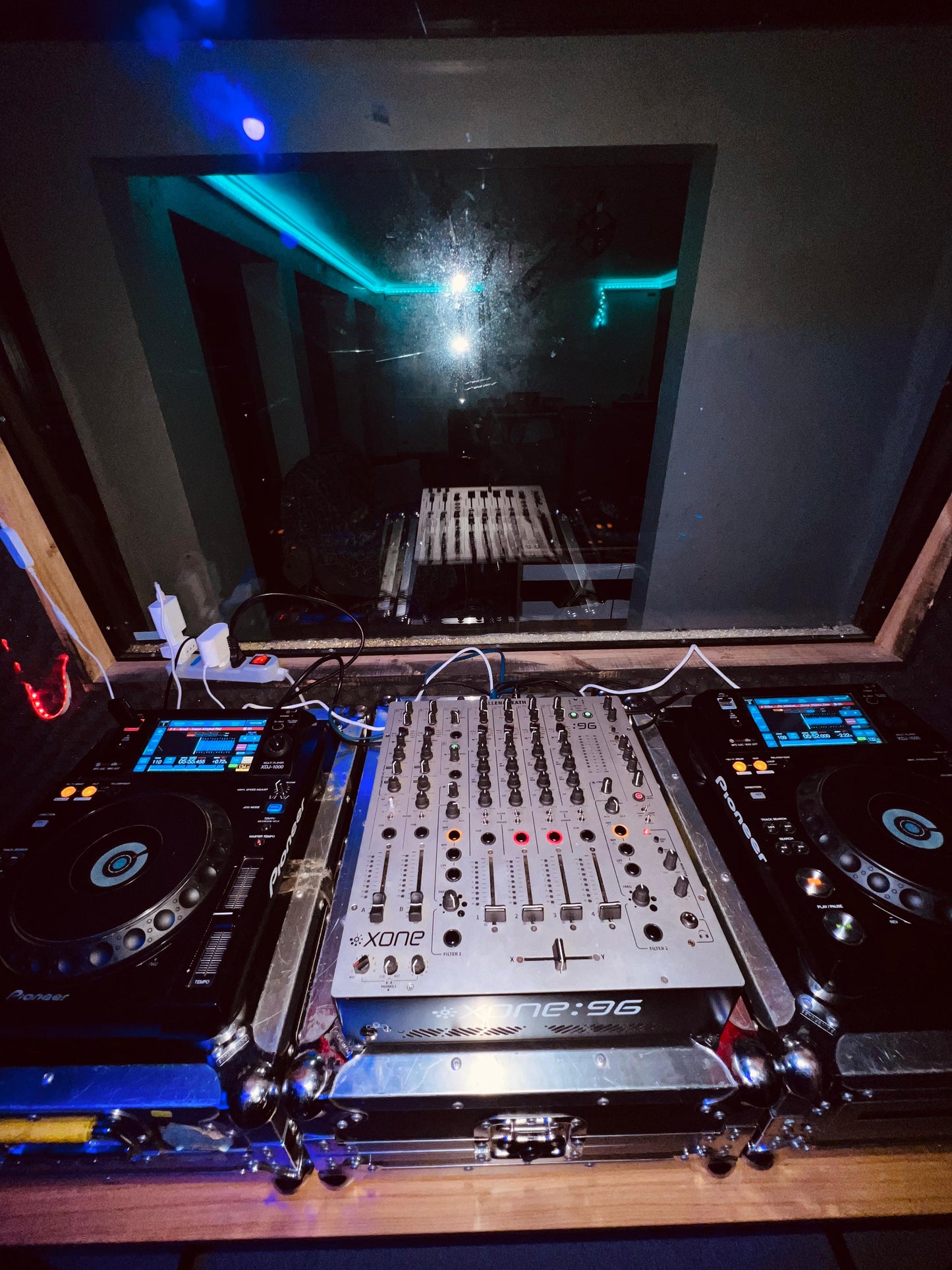 Curso de DJ y Mezcla en XDJ-1000 & Xone:96: 16 Horas + REC