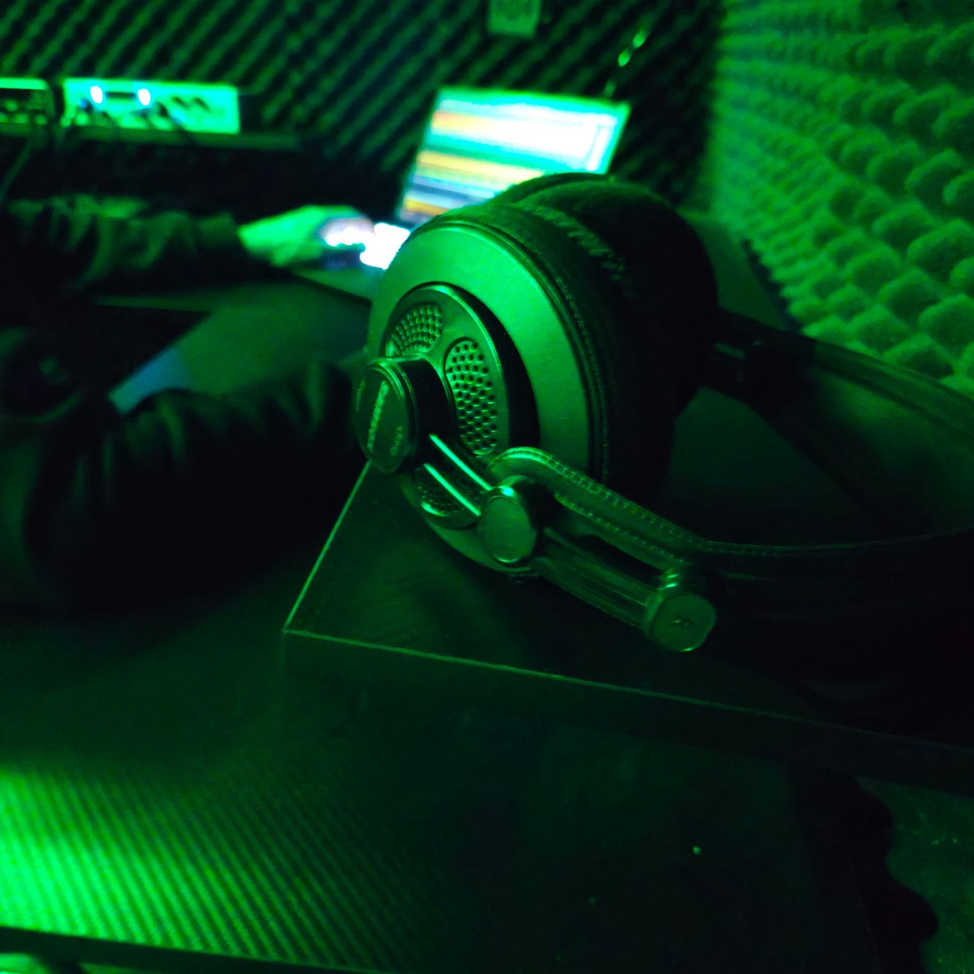 Curso de DJ y Mezcla en XDJ-1000 & Xone:96: 16 Horas + REC