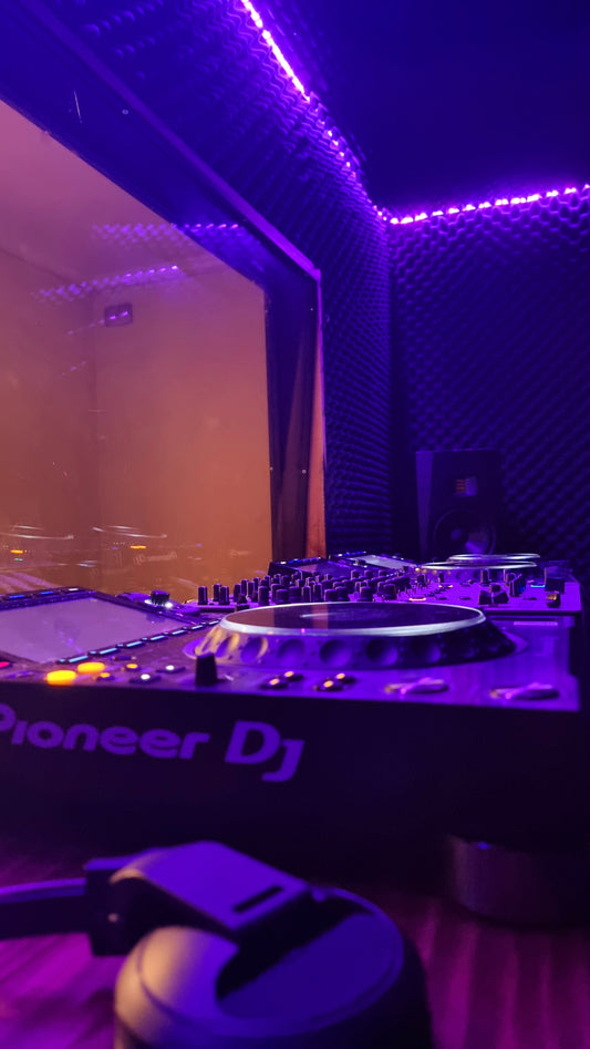 Curso de DJ y Mezcla en XDJ-1000 & Xone:96: 16 Horas + REC