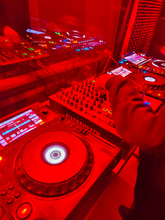 Alquiler Mensual de Cabina DJ y/o Producción Musical (2 Meses / 16 Horas)