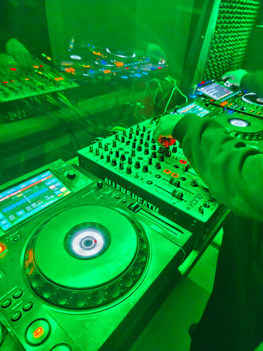 Alquiler Mensual de Cabina DJ y/o Producción Musical (3 Meses / 24 Horas)