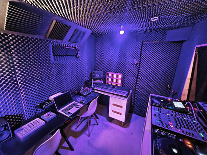 Cabina DJ 1 - Sala de Ensayo: 2 Horas