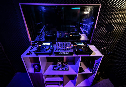 Cabina DJ 4 - Sala de Ensayo: 50 Horas