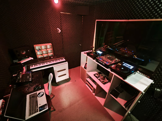 Cabina DJ 1 - Sala de Ensayo: 2 Horas