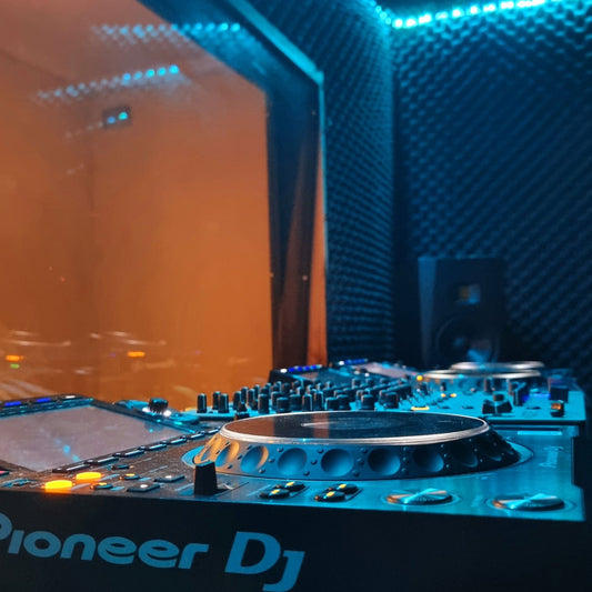 Ensayo DJ y Mezcla en CDJ-3000 & Xone:96